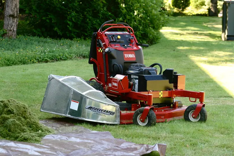 Accelerator 4.15 Cu Ft Side Grass Catcher for Scag Freedom Series Mowers (GCSCF)