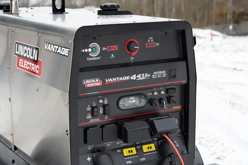 Lincoln Vantage 441X Demo Engine-Driven Welder – Perkins-Powered, Factory-Refurbished (U4535-1) 1